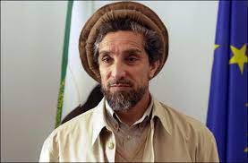 il comandante Massoud con il cappello pakol